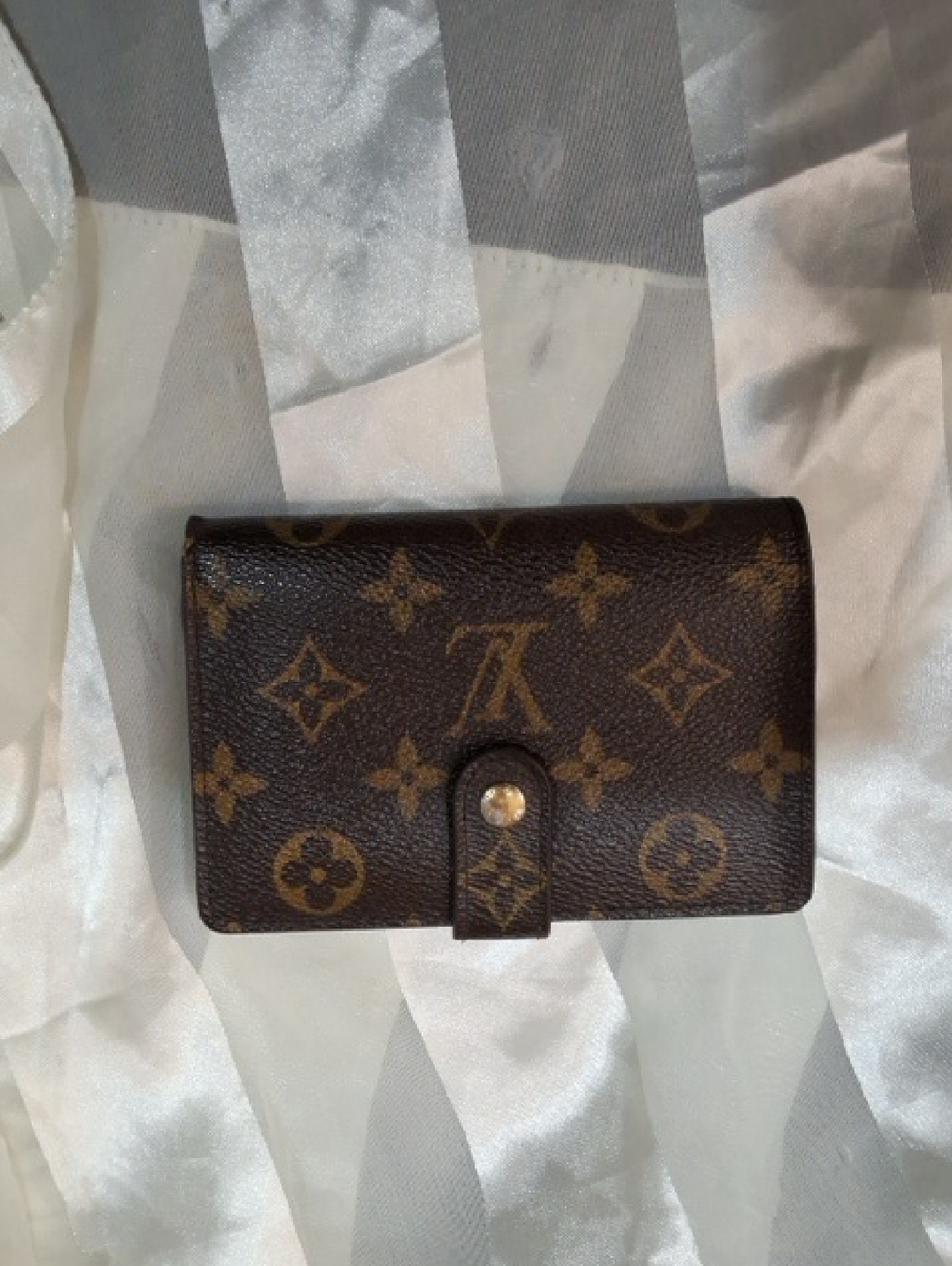 💕💕Louis vuitton kiss lock wallet